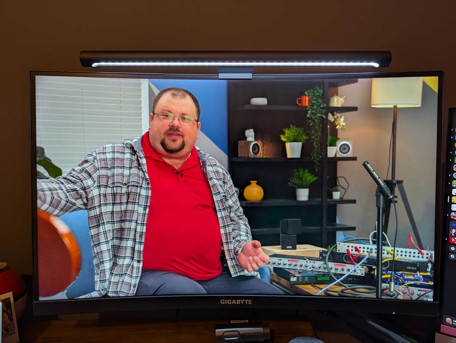 Monitor Curvo Gigabyte G27QC VA 27" QHD 1440p 165Hz FreeSync