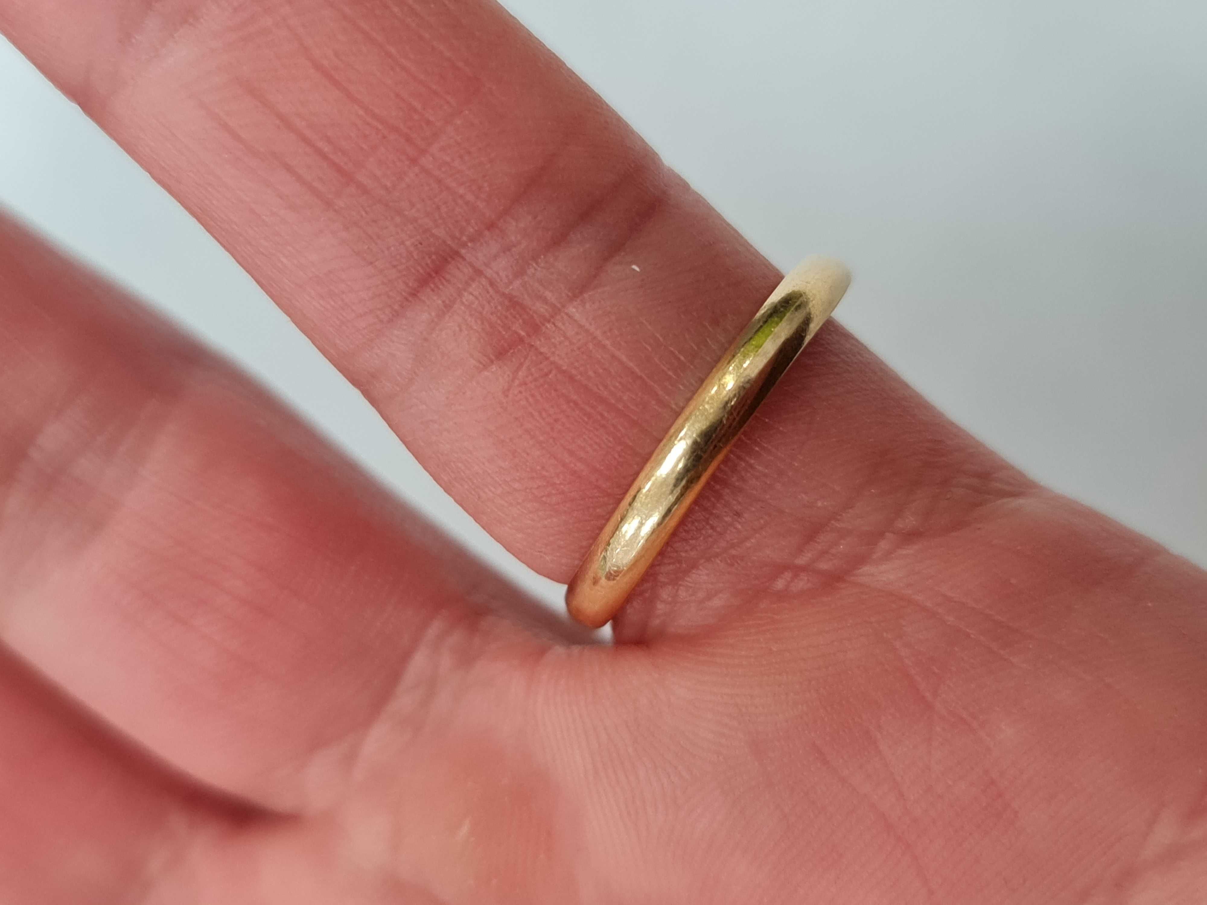 Wyjątkowy złoty pierścionek damski/ 750/ 4.49 gram/ R16/ Perła