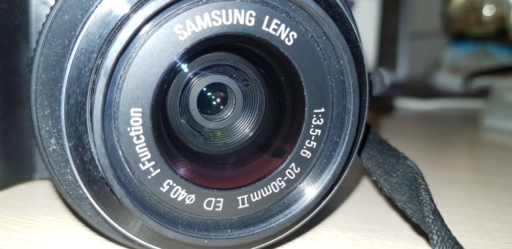 фотоаппарат Samsung NX1000 + сумка в хорошем состояни