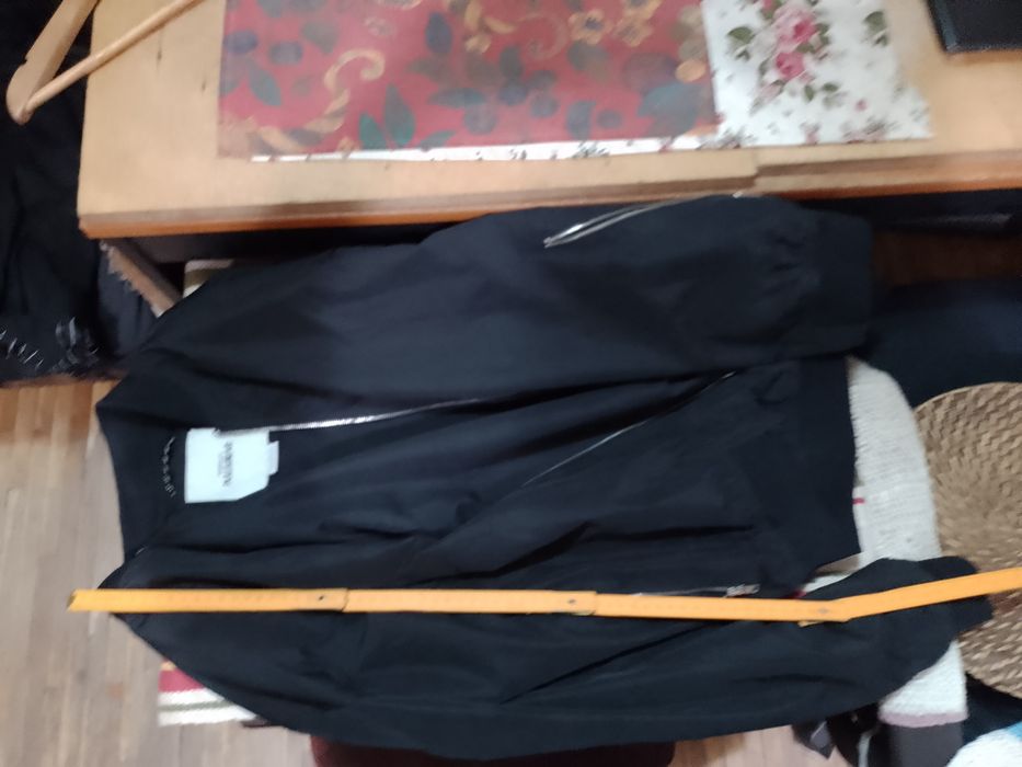 Куртка жіноча розмір м осіння