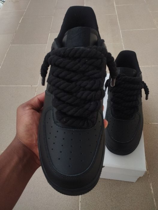 Nike Air force preto com cordão