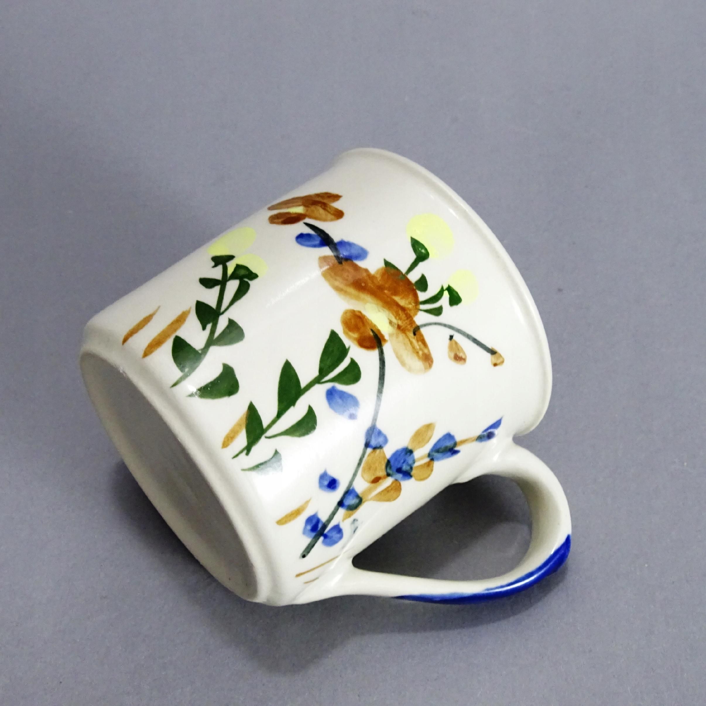 ręcznie malowany kubek ceramiczny