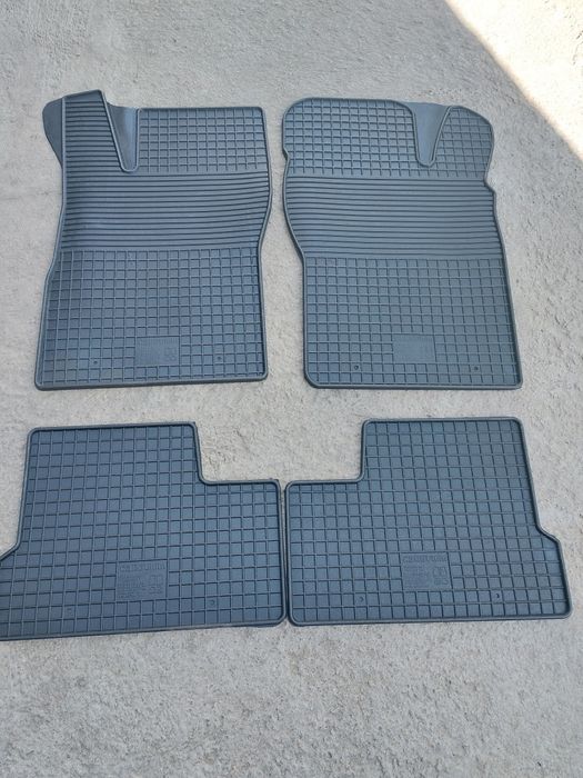 В наявності коврики резинові Opel Kadett E 1984- Daewoo Nexia 1995-