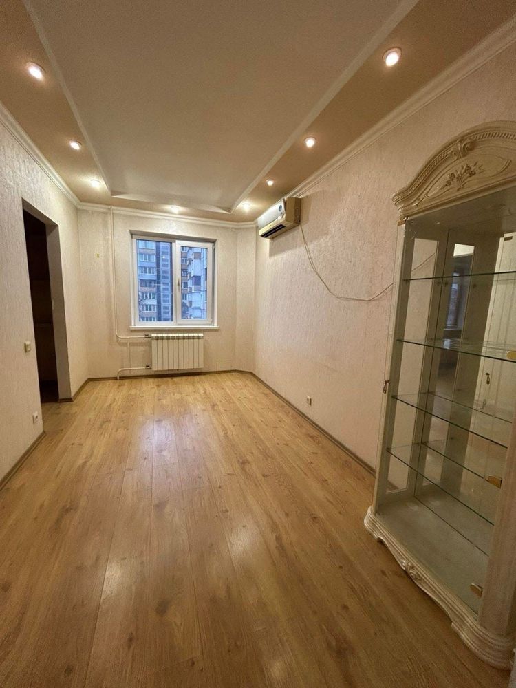 ПРОДАМ 3 кімнатну квартиру на ВАСИЛЯ СТУСА
