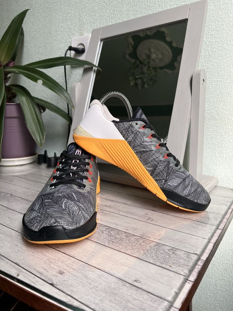 Nike Metcon 5  Женские спортивные кроссовки