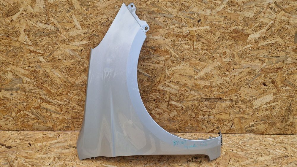 HYUNDAI I20 BŁOTNIK PRZÓD PRZEDNI PRAWY KOD LAK FG