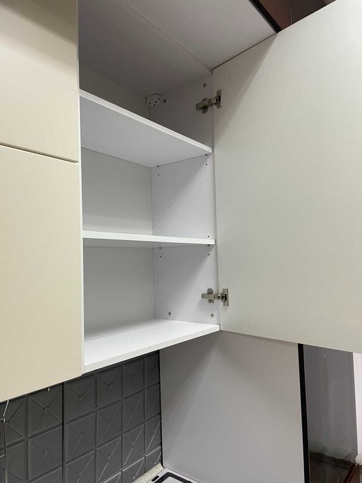 Кухня виставковий взірець 2400мм МДФ фарбований, фурнітура Blume