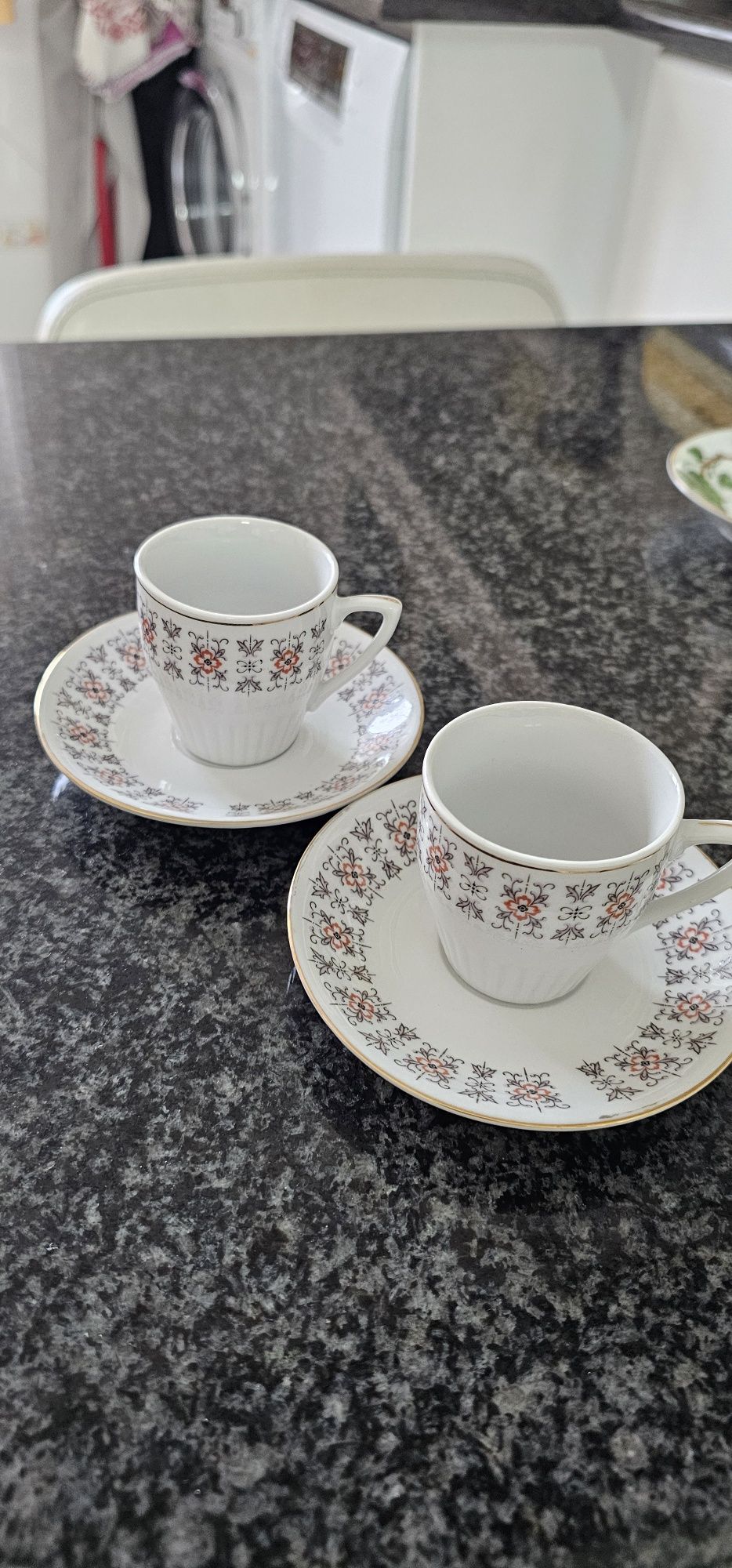 Chávenas de café (valor indicado é para as duas chávenas)