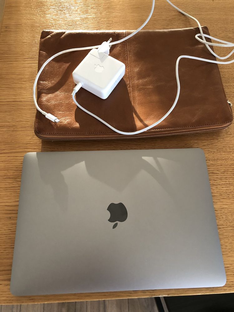 MacBook Pro 14.1 13-calowy 2017 64MB