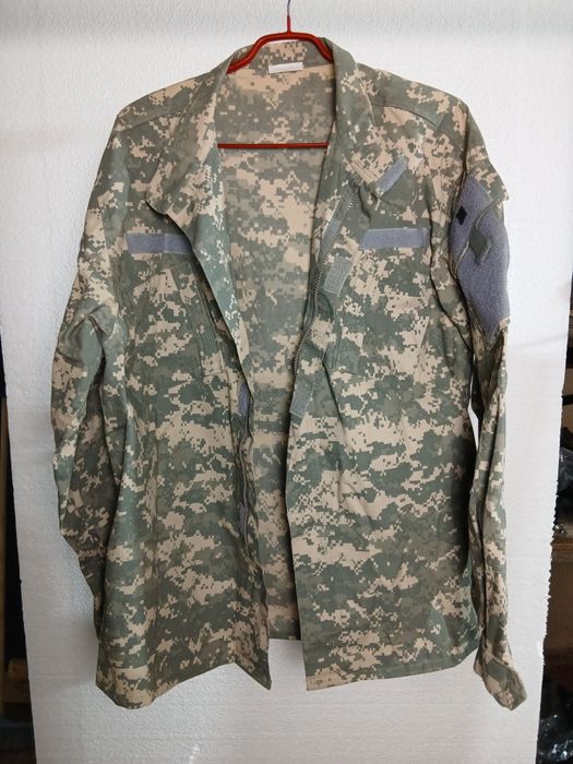 Conjunto camisa e calças camuflado ACU airsoft  XL - novo