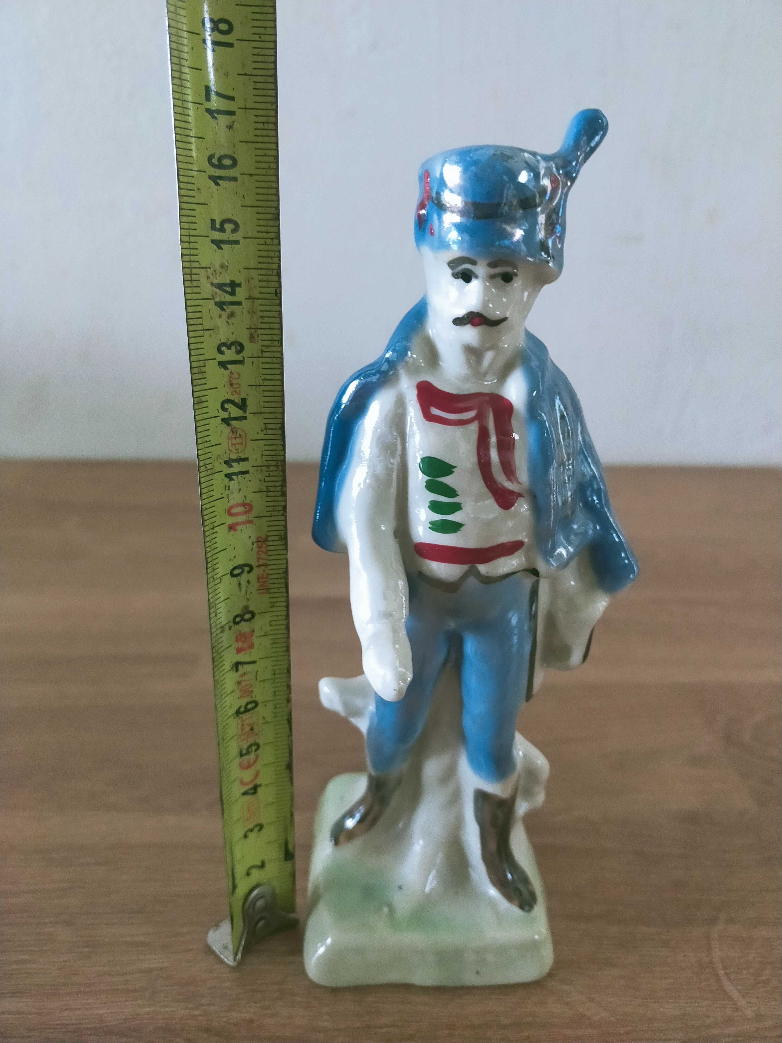 figurka zołnierza z porcelany