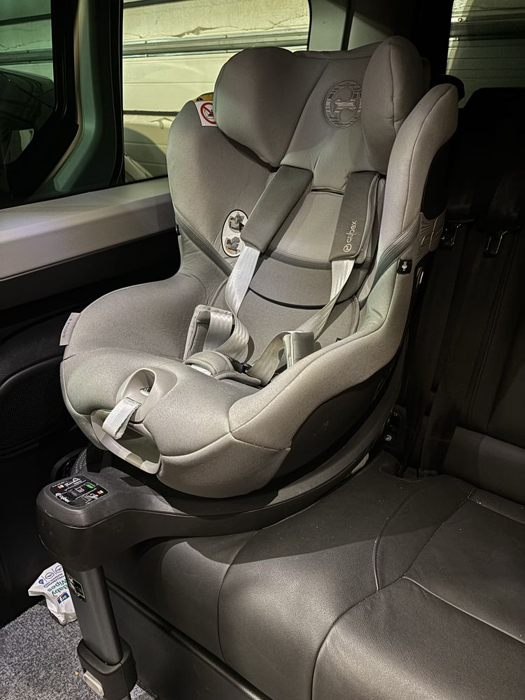 Cybex Sirona S i-Size, fotelik + baza