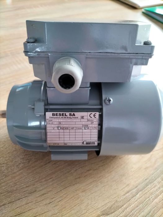 Silnik elektryczny do motoreduktora