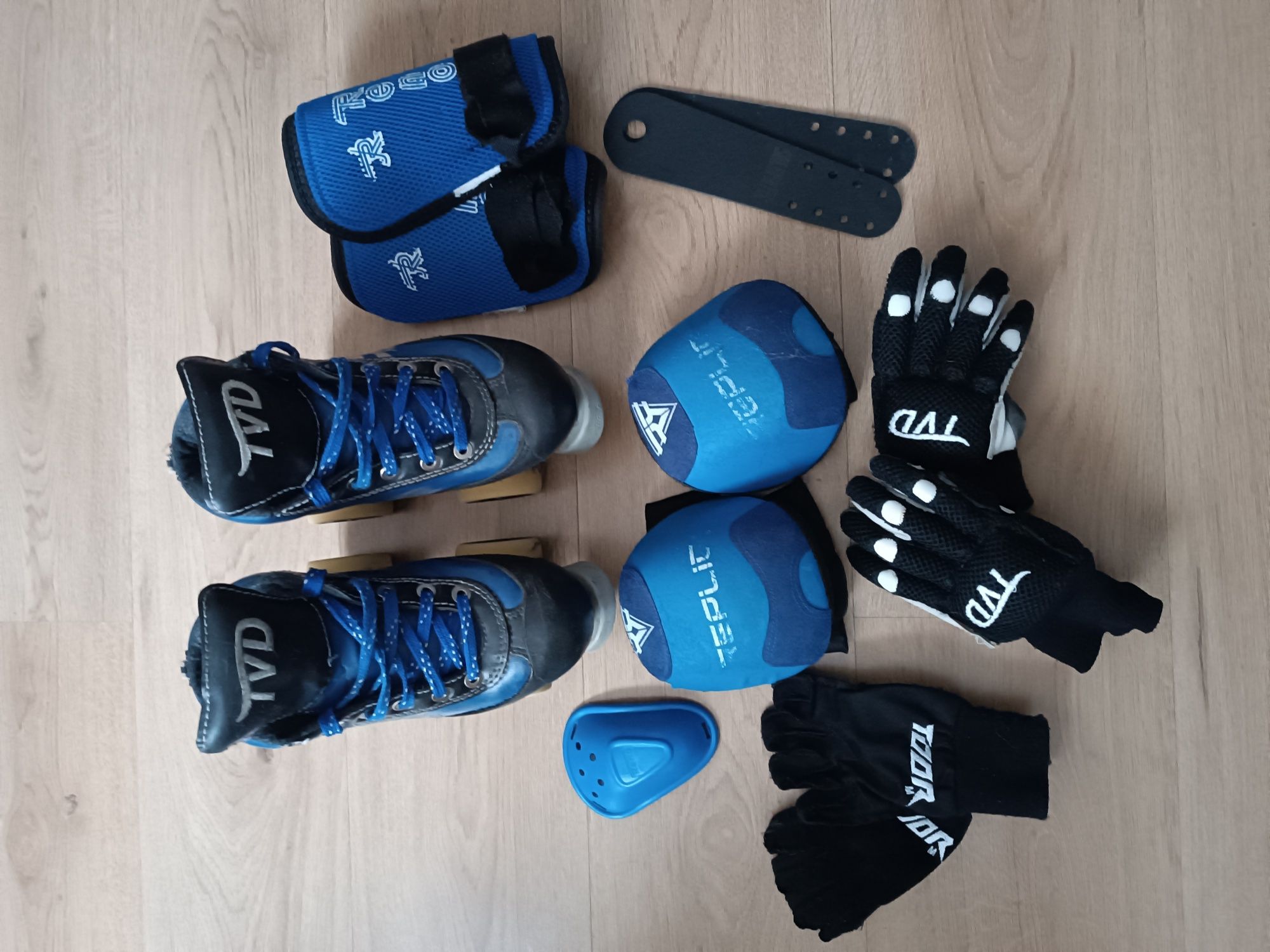Patins hóquei TVD com equipamento completo