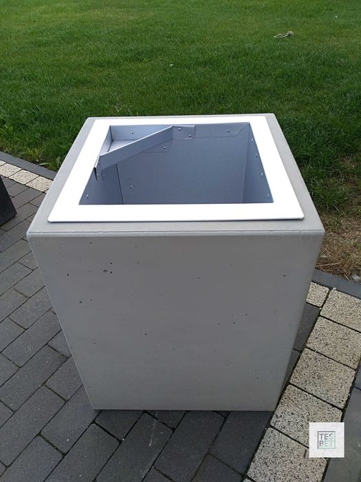 Kosz betonowy 70l z wkładem z popielnicą K70 beton architektoniczny