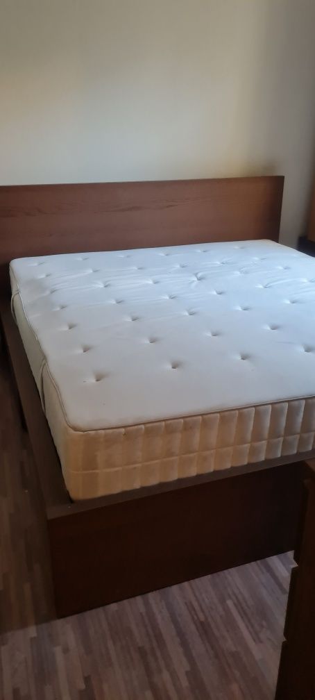 Sprzedam łóżko Ikea Malm 180 orzech z szufladami