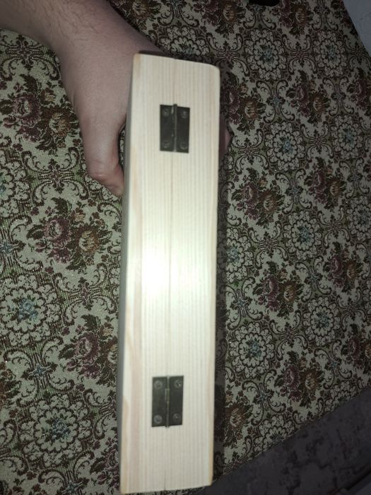 Дерев'яна скринька для зберігання 50 монет діаметром 30 мм