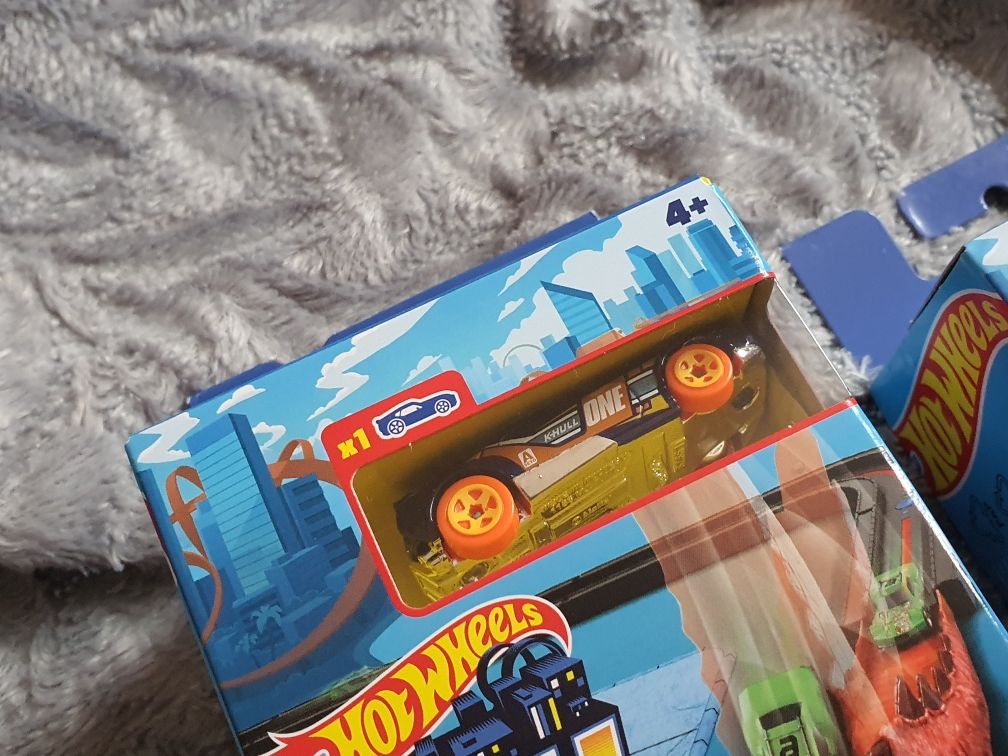 Oferta Dnia okazja 2xSamochodzik Hot wheels z wyrzutnia 2 w cenie 1