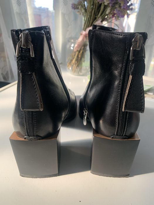 Жіночі ботінки демісезонні