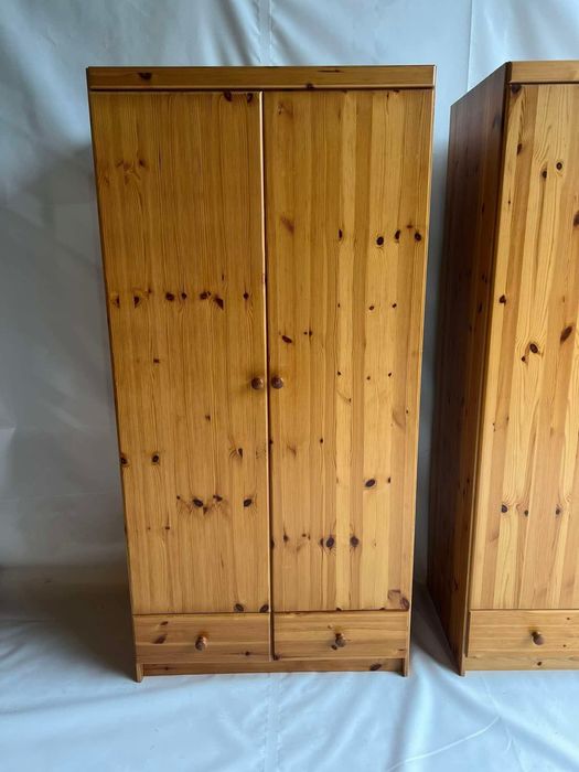 Komoda z litego drewna - szafa