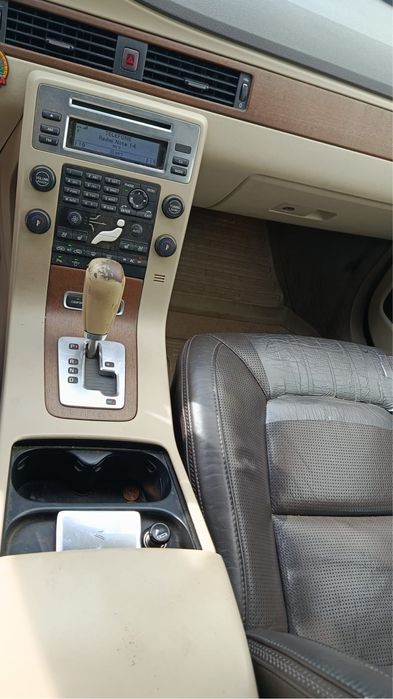 Volvo xc70 2008 awd motor D5