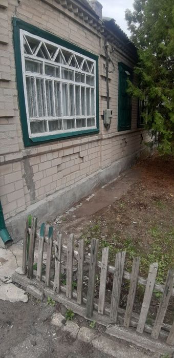 Капітальний будинок.Широка фасадна частина .Яворницьке