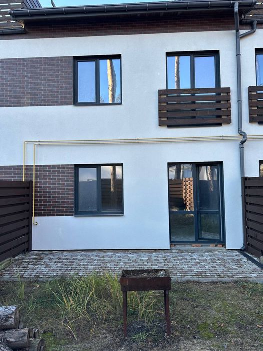 Крутий таунхаус в котеджному містечку. Чистове оздоблення.