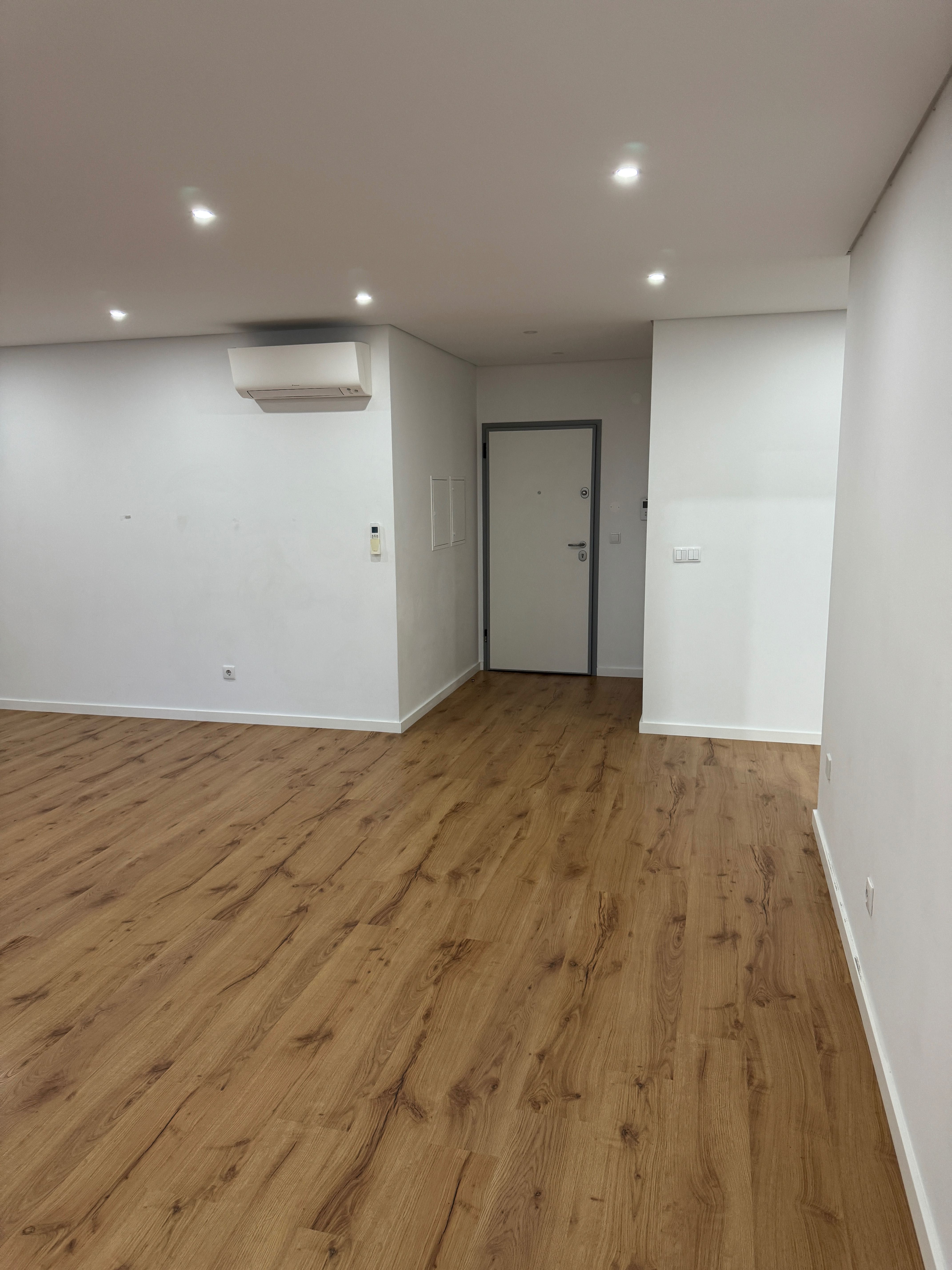 Apartamento T2 semi-novo