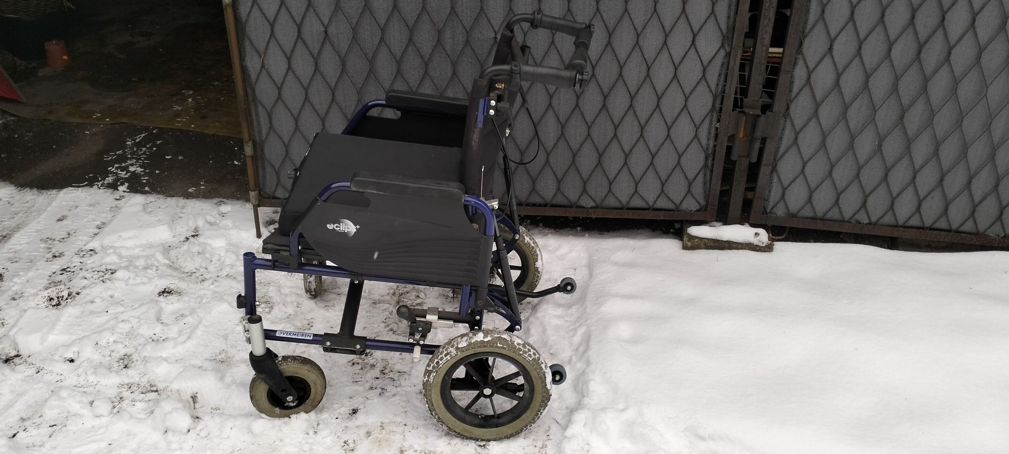 Wózek inwalidzki możliwy transport