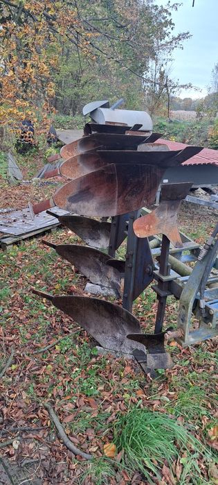 Pług obrotowy 3 skibowy