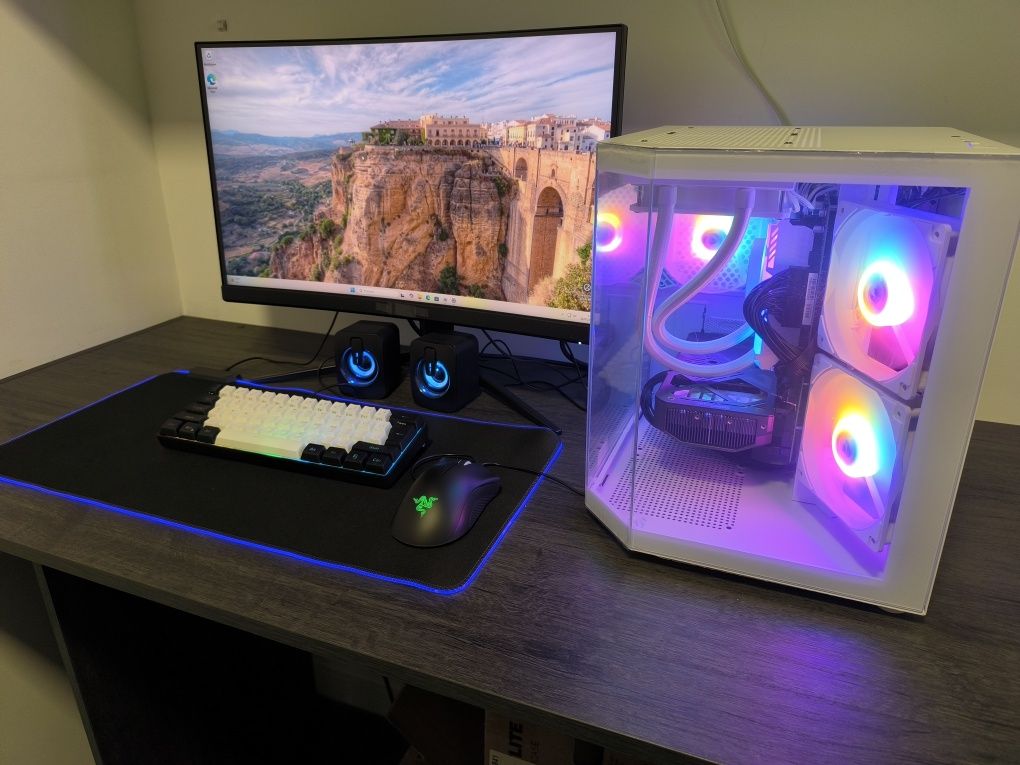 PC RTX 5050 32 + Ecrã + Teclado e Periféricos
