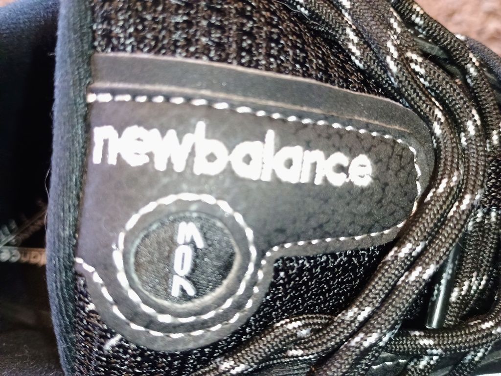 Кросовкі Newbalance 703