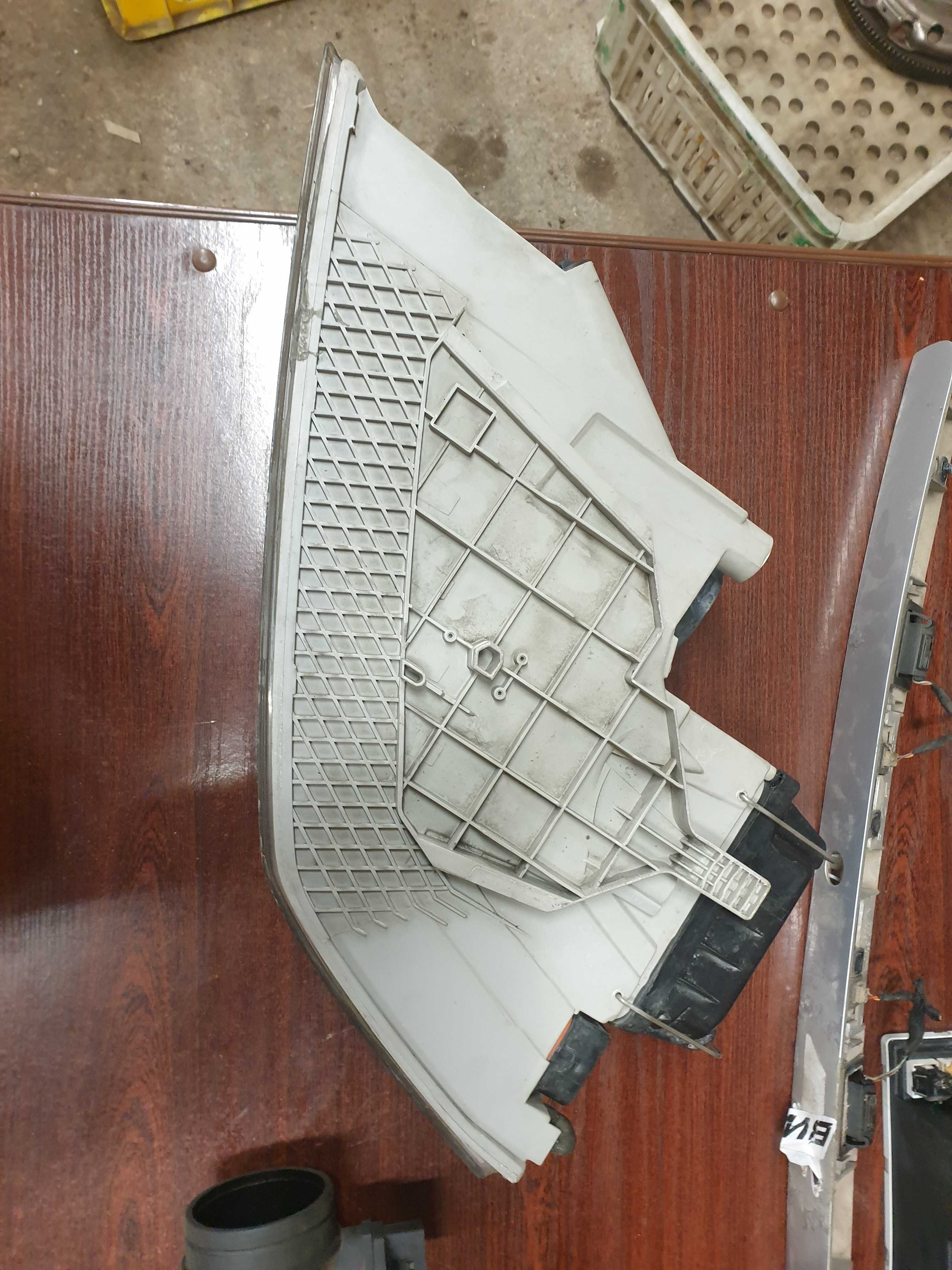 Prawa lampa skoda octavia II tyc