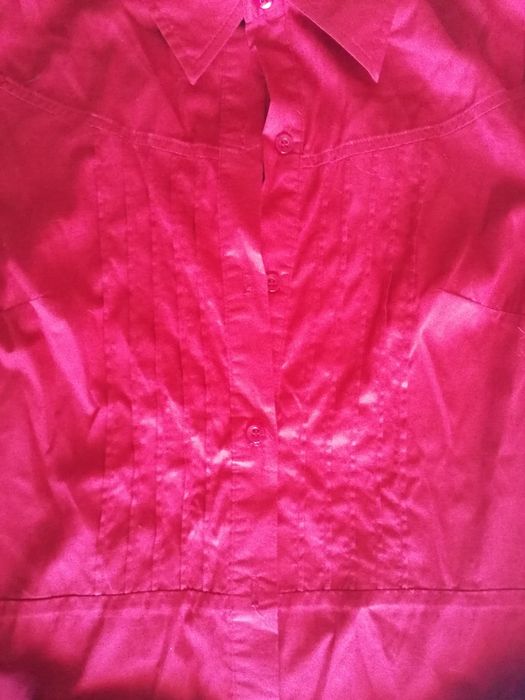 Blusa com cinto bordeaux