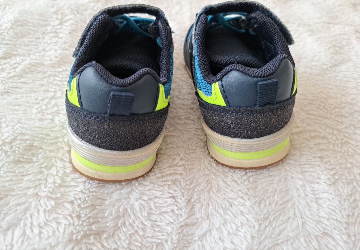 Buty sportowe dla chłopca rozmiar 23