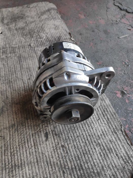 Генератор ВАЗ 2108 ВАЗ 2110 ВАЗ 2170 Приора Калина Granta Нива