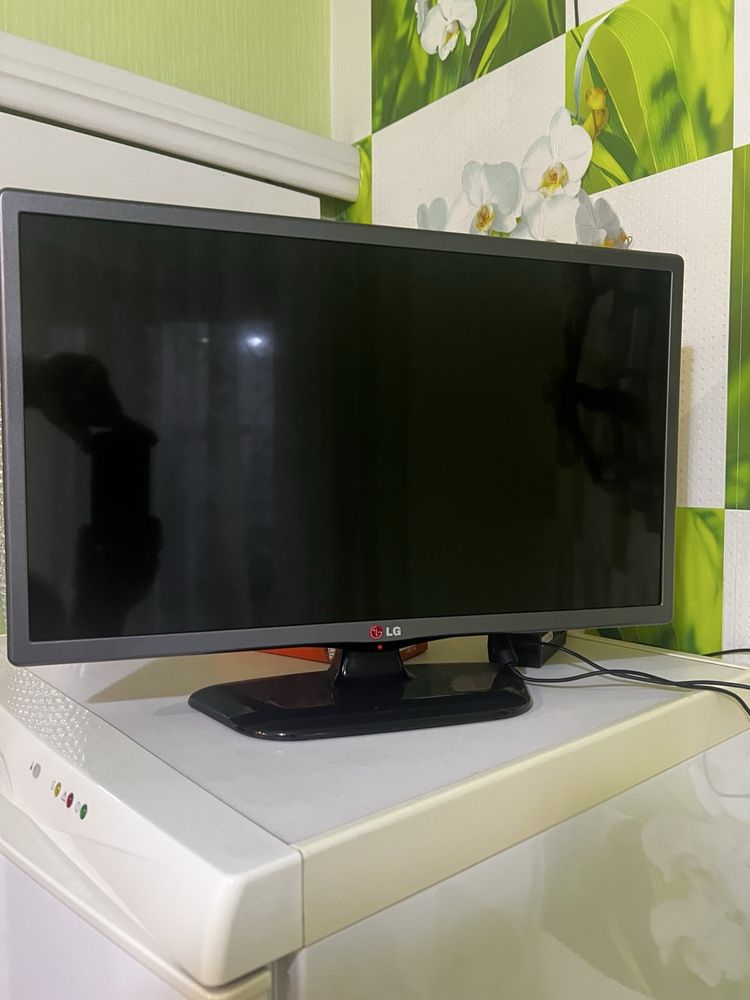 Телевізор LG smart tv , 22 діагональ
