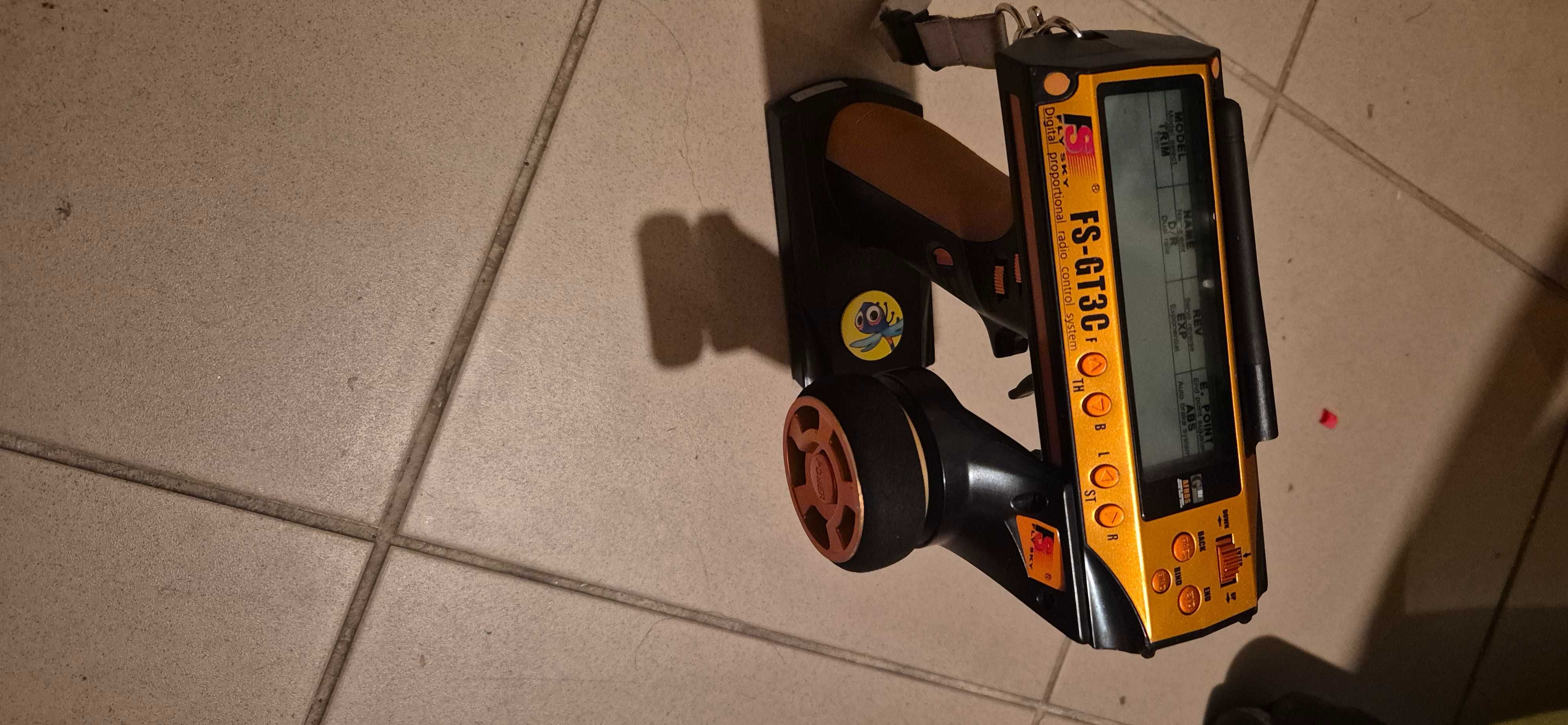 Nadajnik RC FS GT3C  do modeli zdalnie sterowanych.