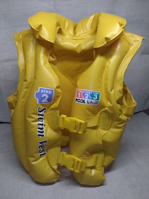 Надувний жилет дитячий Swim Vest "step 2"