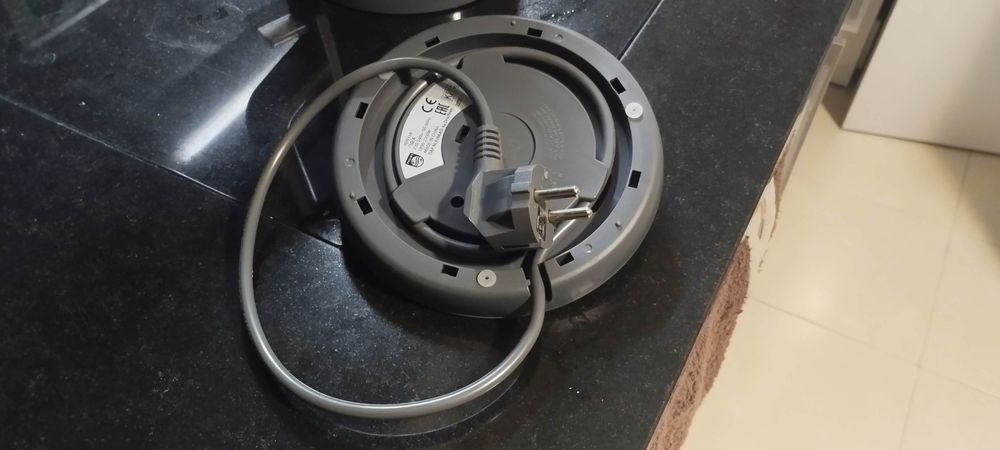 Jarro elétrico cor cinzenta