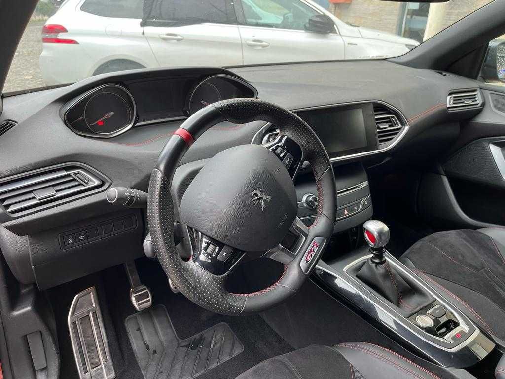 Peugeot 308 GTi 1.6 272 cv