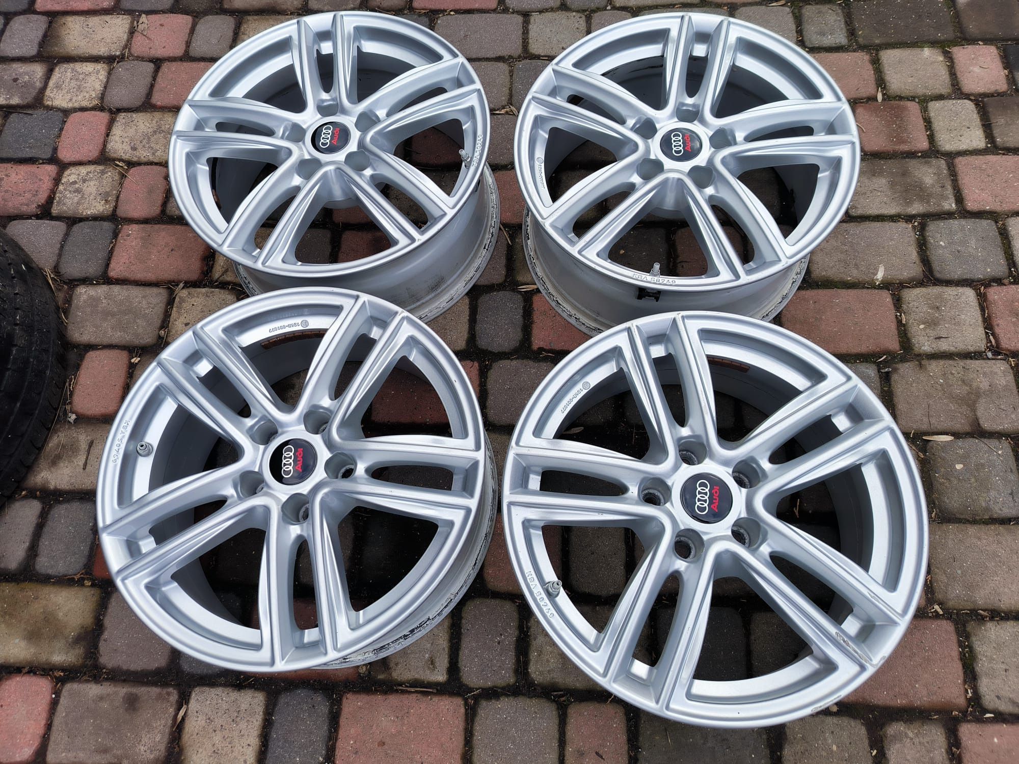 Felgi aluminiowe 17 Audi A3 A4 A5 A6 Q3 Q5 5x112