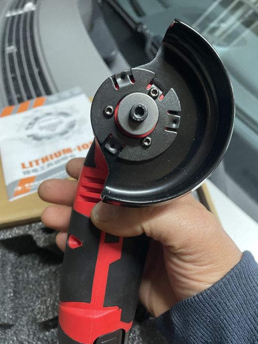 Mini rebarbadora nova na caixa