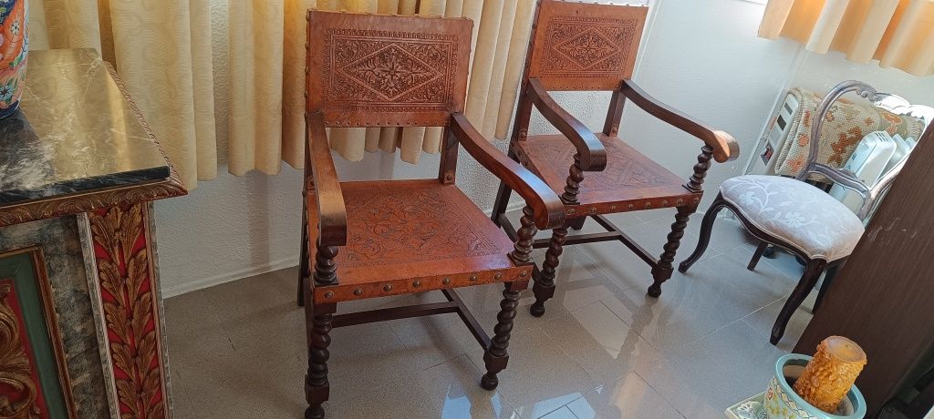 Cadeiras antigas estilo Holandês