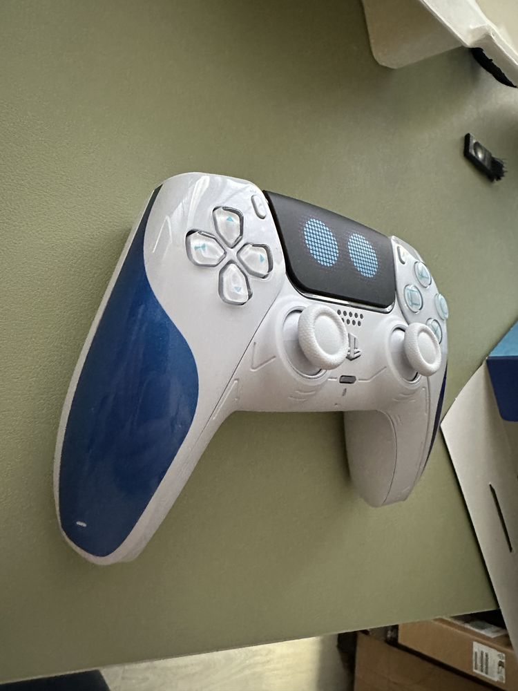 Dualsense Astro Bot Edition