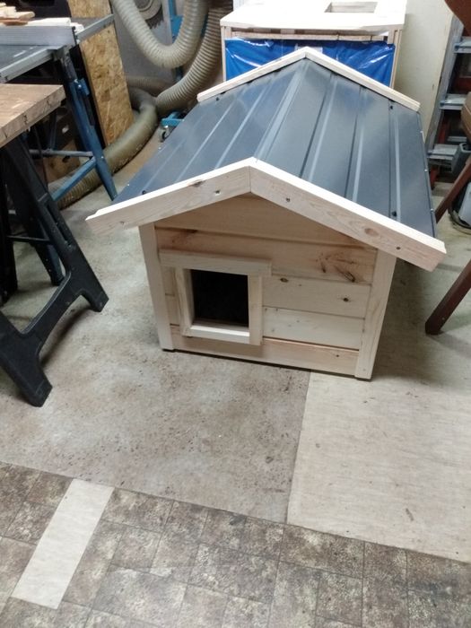 Buda dla psa ocieplona 85x70