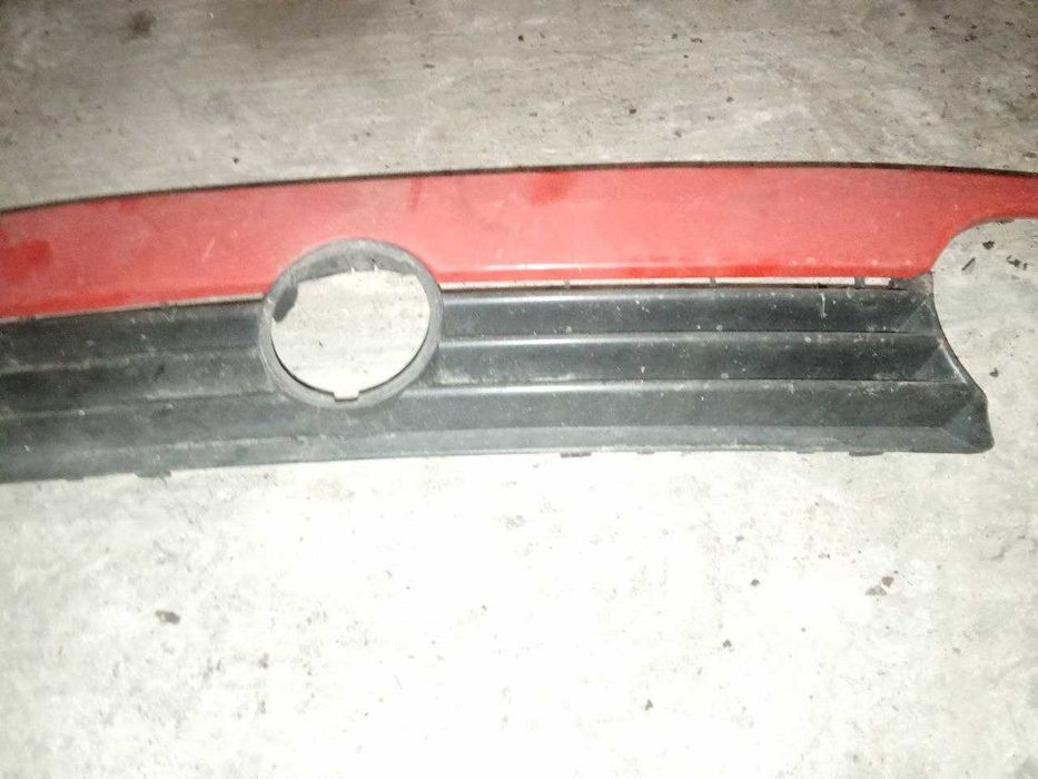 Решітка радіатора для Volkswagen Golf 3