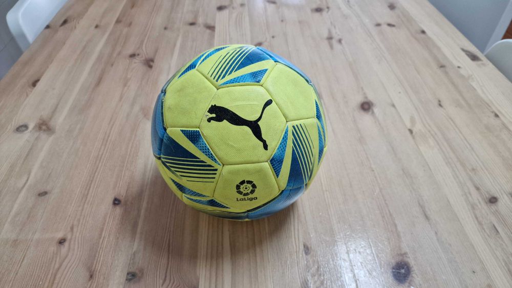 Bola de Futebol Puma LaLiga Adrenaline Tamanho 5 (bola profissional)