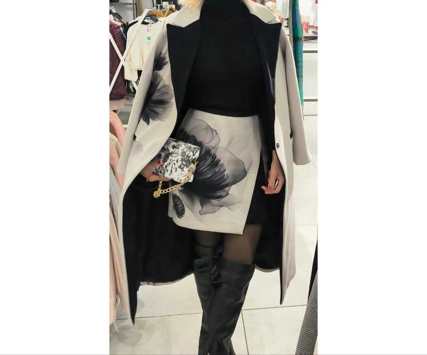 Casaco e saia marca Sahoco