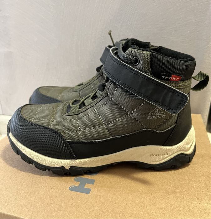 Зимові черевики, чоботи, ботінки